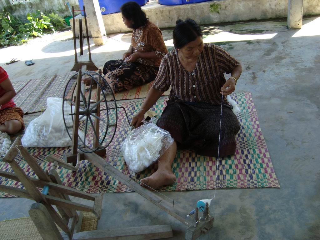 Reeling of eri silk yarn